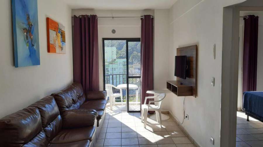 Apto com Piscina e Churrasqueira