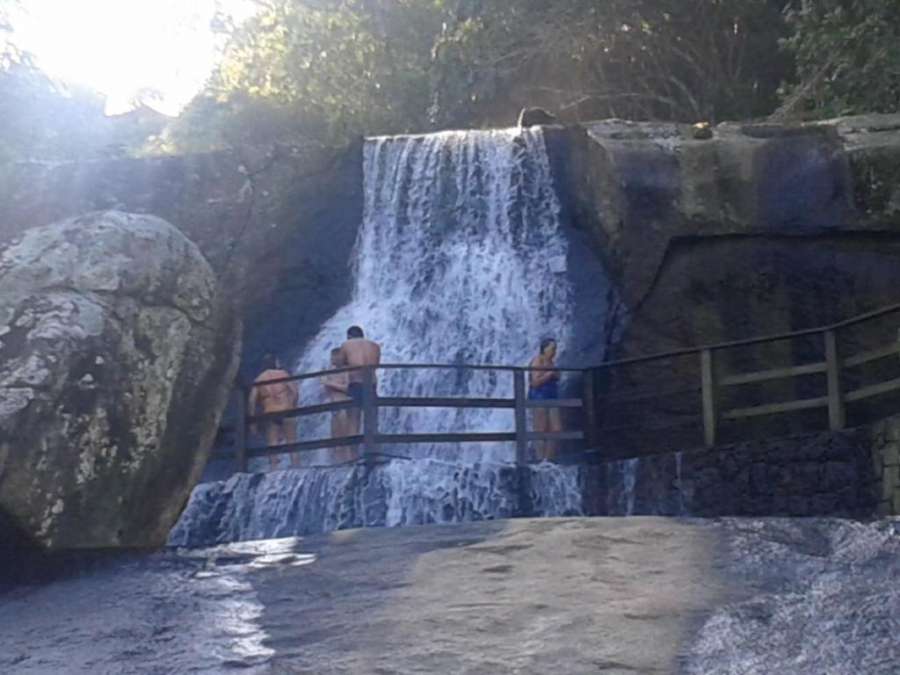 Edifício cm Piscina e Churrasqueira