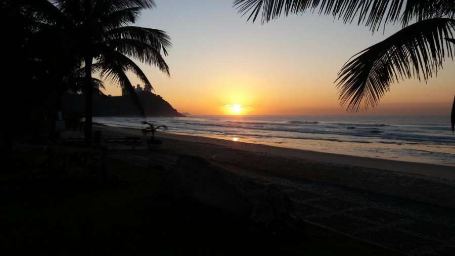 Tombo Beach Hostel & Sushi