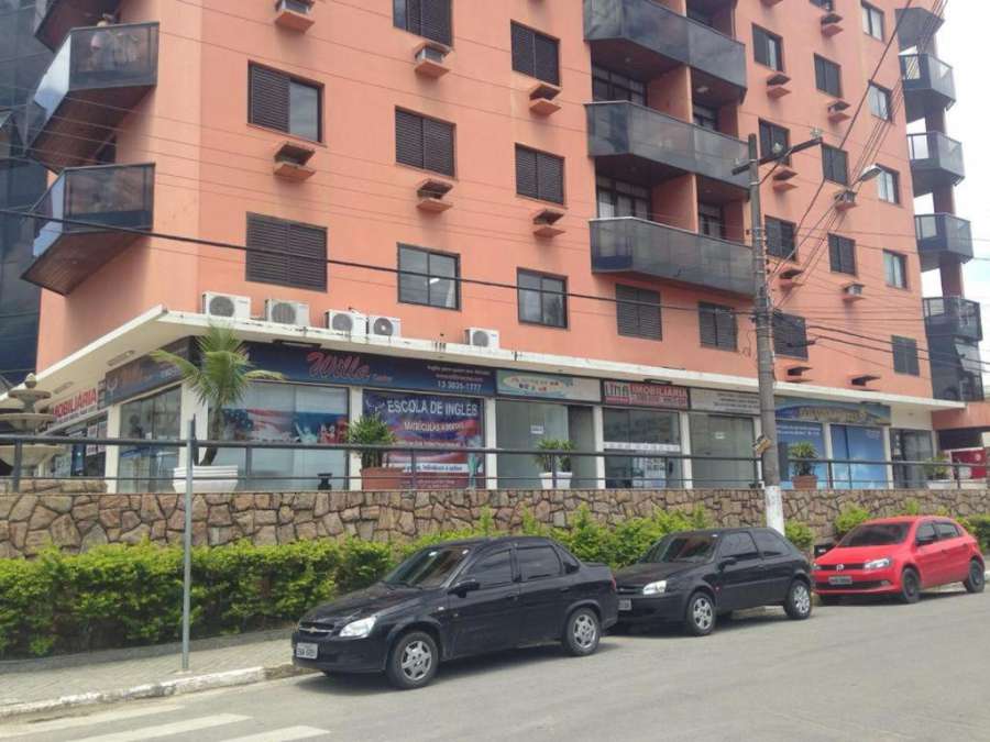 Apto Enseada com piscina