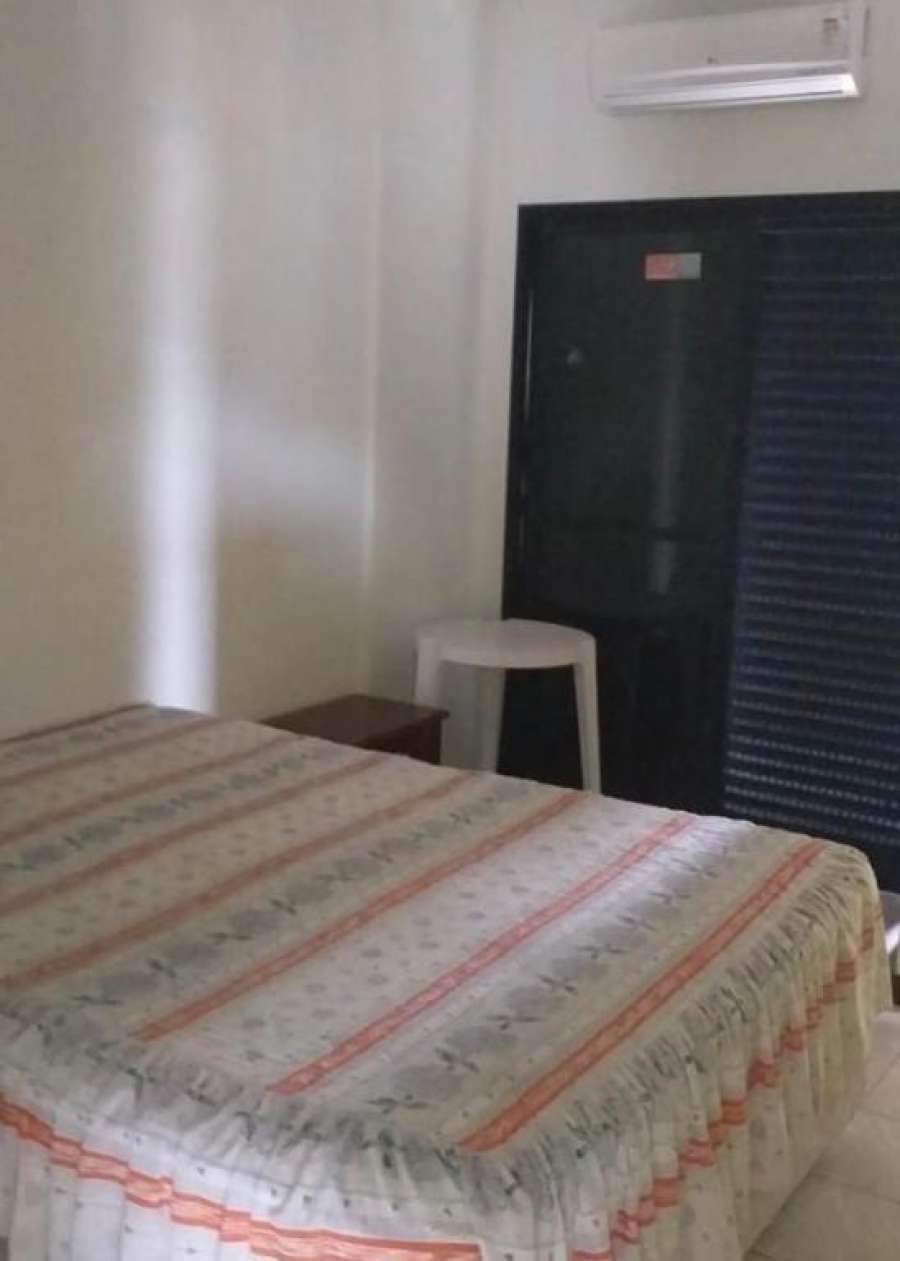 Apartamento à 3 quadras da praia da enseada