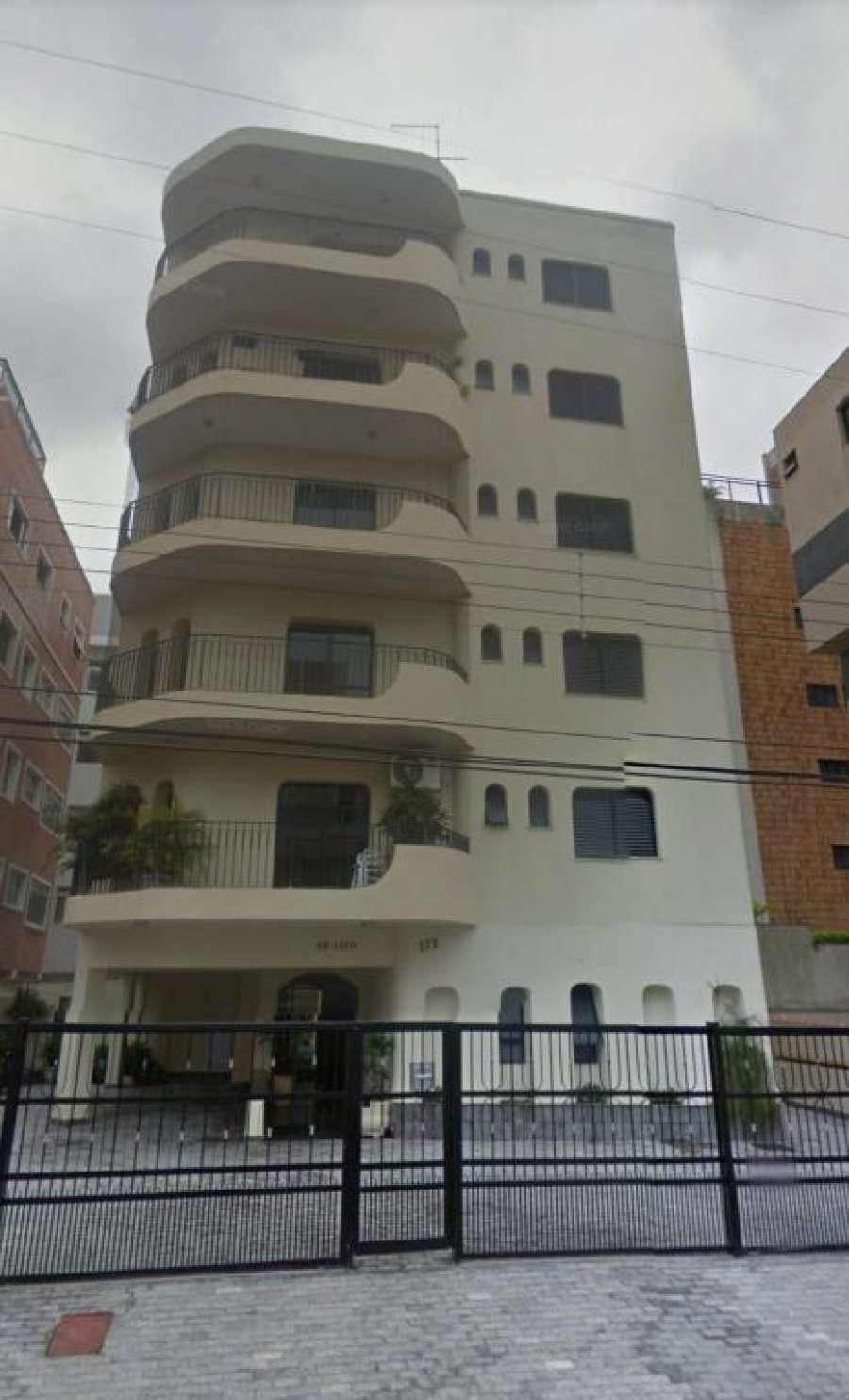Apartamento em Guarujá 350 da Praia da Enseada proximo ao aquário