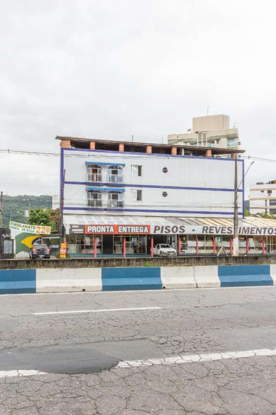le monde hostel