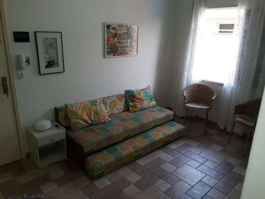 Apartamento na enseada 50 metros da praia