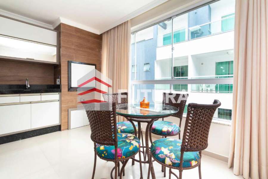 LA018E - Apartamento na Praia
