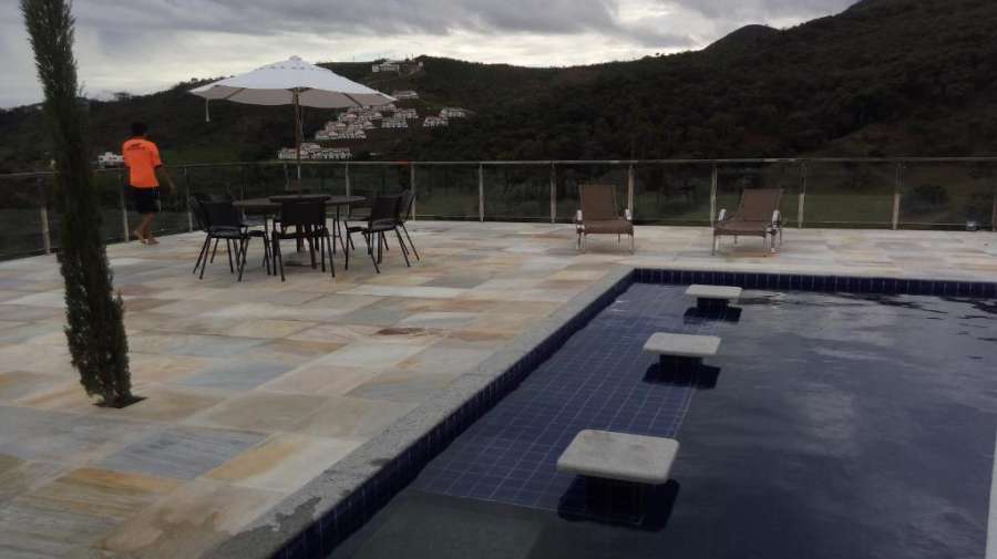 casa de luxo em escarpas