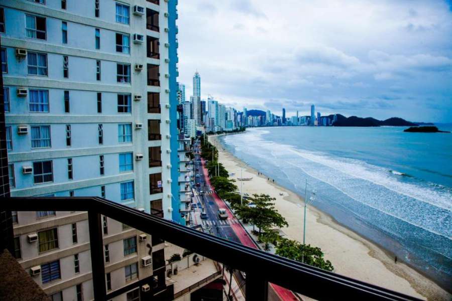 Apto Boutique Baln Camboriu frente mar pe na areia deslumbrante vista mar HIGIENIZADO TOTAL para COMVIDA-20