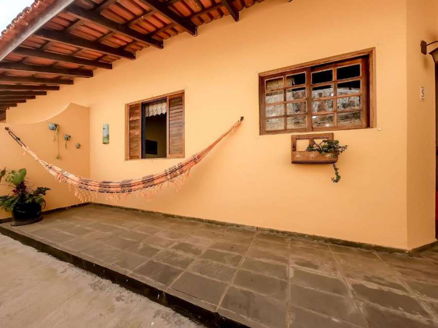 Casa em condomínio fechado no Jardim Britânia em Caraguatatuba