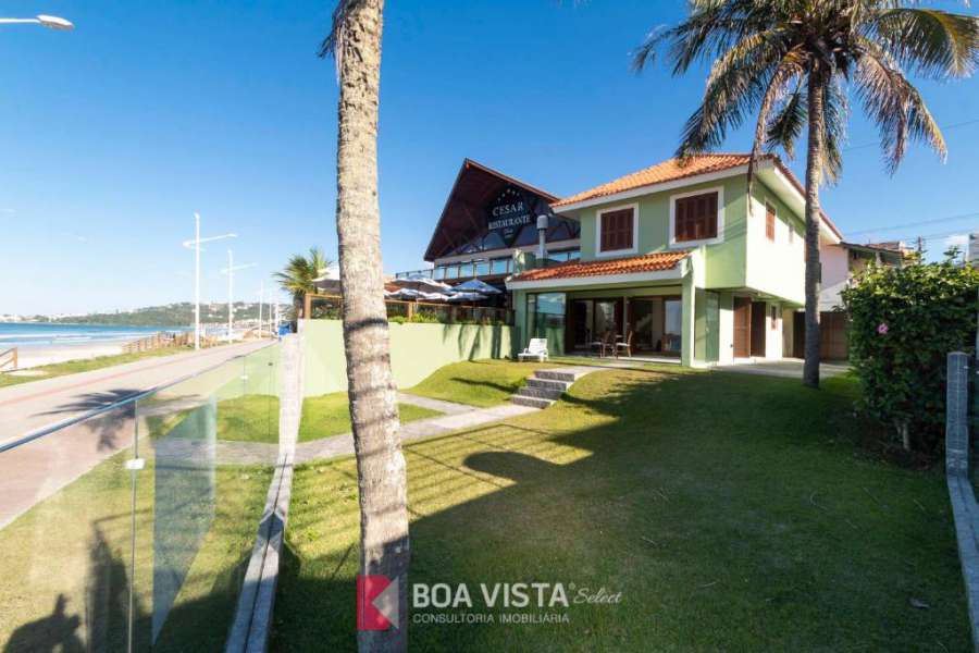 Lindo Sobrado Frente ao Mar