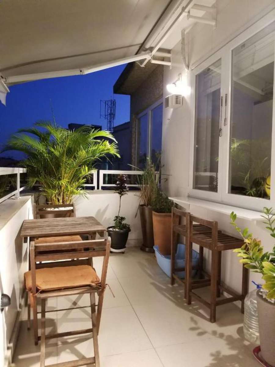 Top floor with balcony in Copacabana