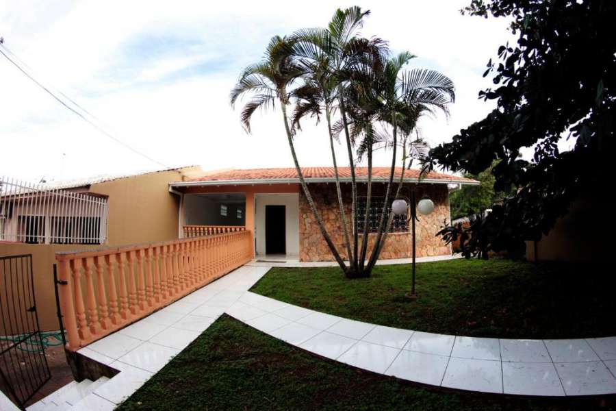 Casa com varanda próximo da Natureza