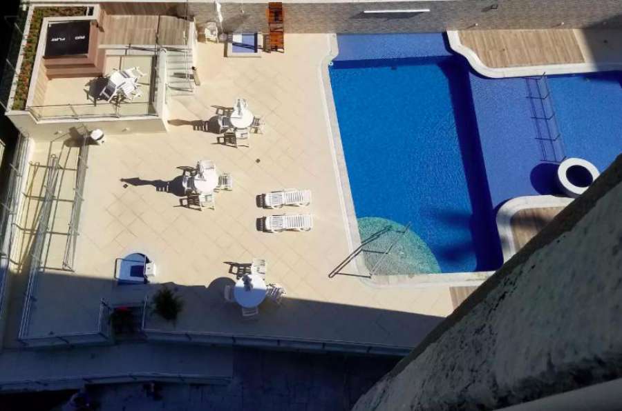 Flat de luxo com piscinas e jacuzzi no Leblon