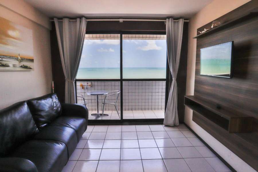 Conforto e melhor vista - 100 metros da praia