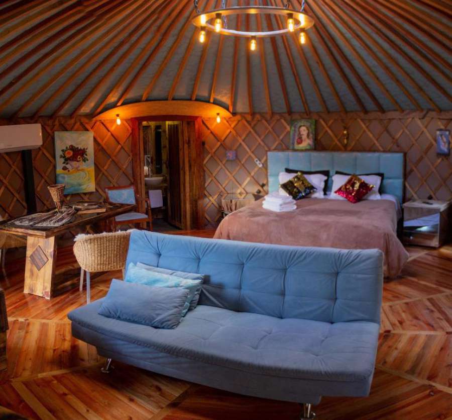 Cabana e yurts em meio à natureza SOL