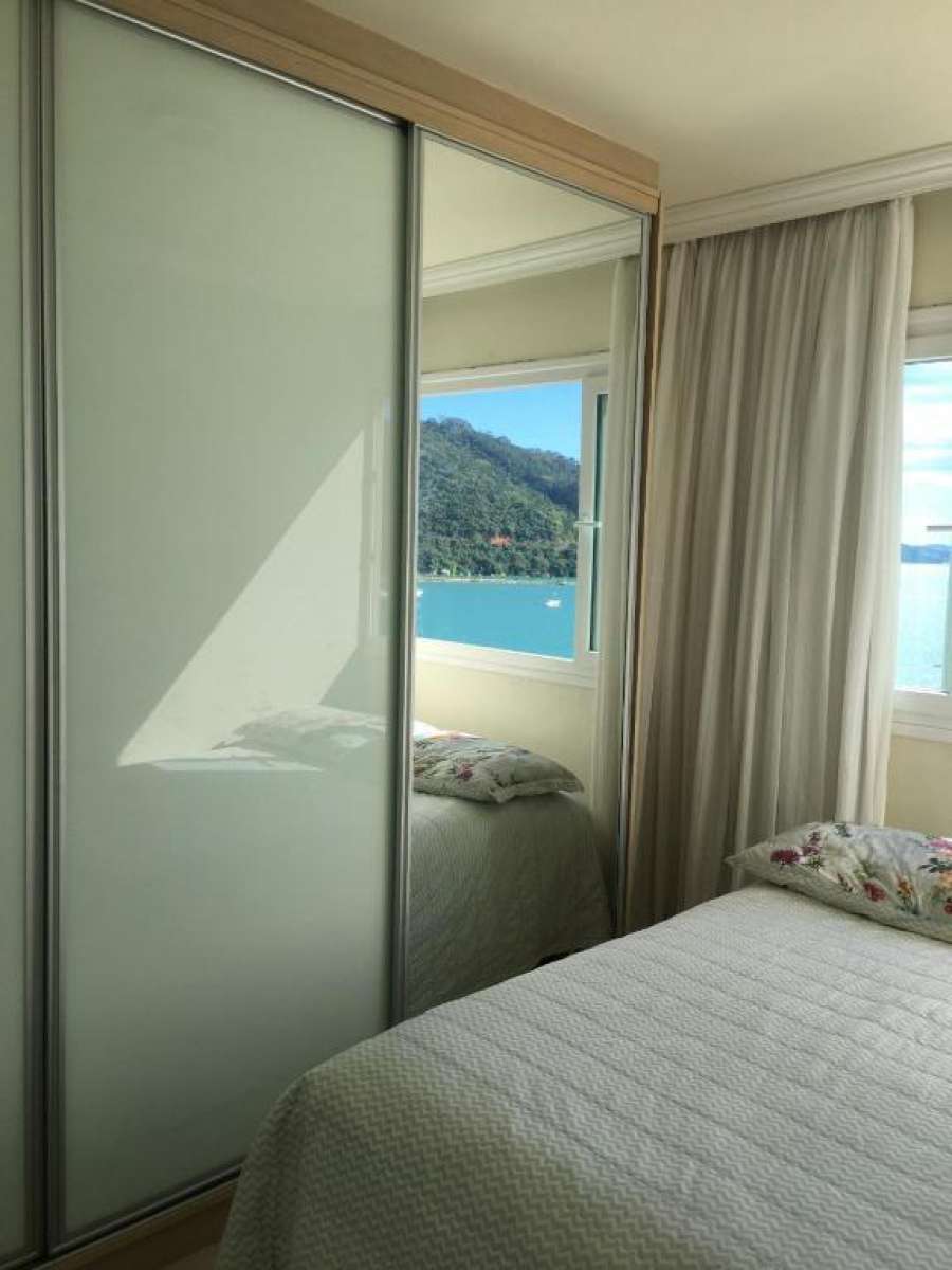 Apartamento frente ao mar