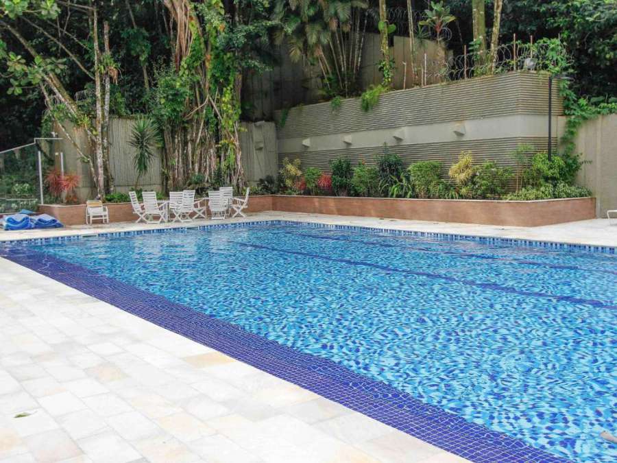 Apartamento a 150 metros da praia com piscina climatizada e sauna