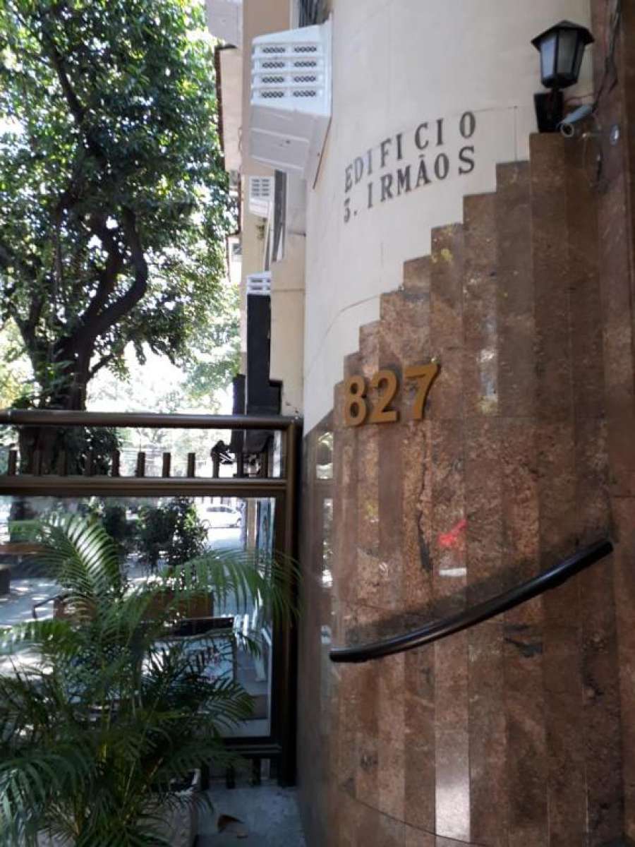 Conjugado de fundos no coração do Leblon