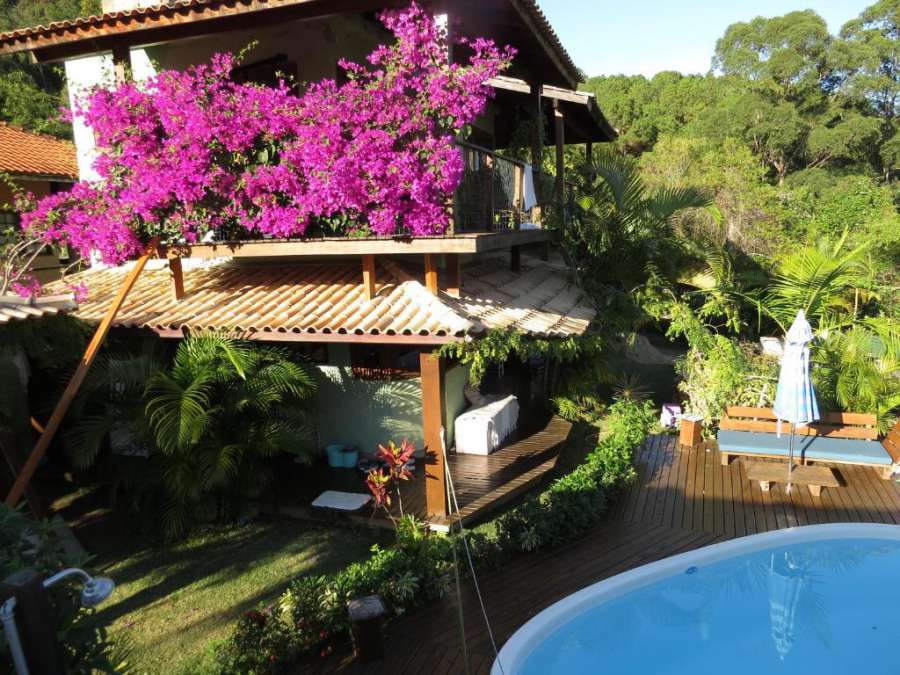 Casa com trilha pra praia e linda vista para Lagoa da Conceição