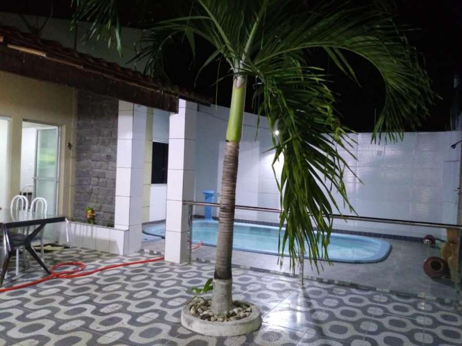 BEACH HOUSE ARUANA