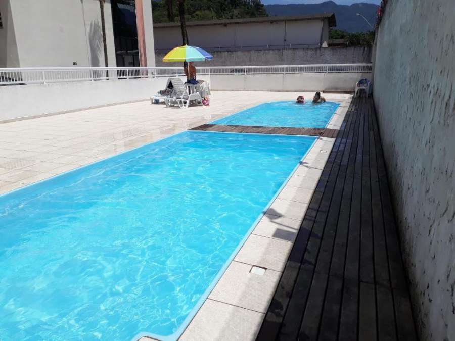 Apto em Condomínio com piscina