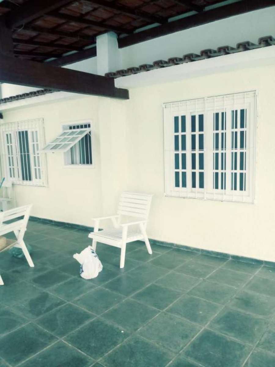 Alugo casa em Cabo Frion à 200m da praia do forte