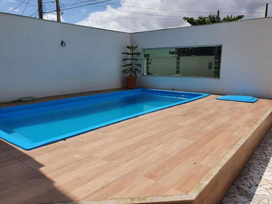 Casa com Piscina e Churrasqueira e excelente Localização em Piuma