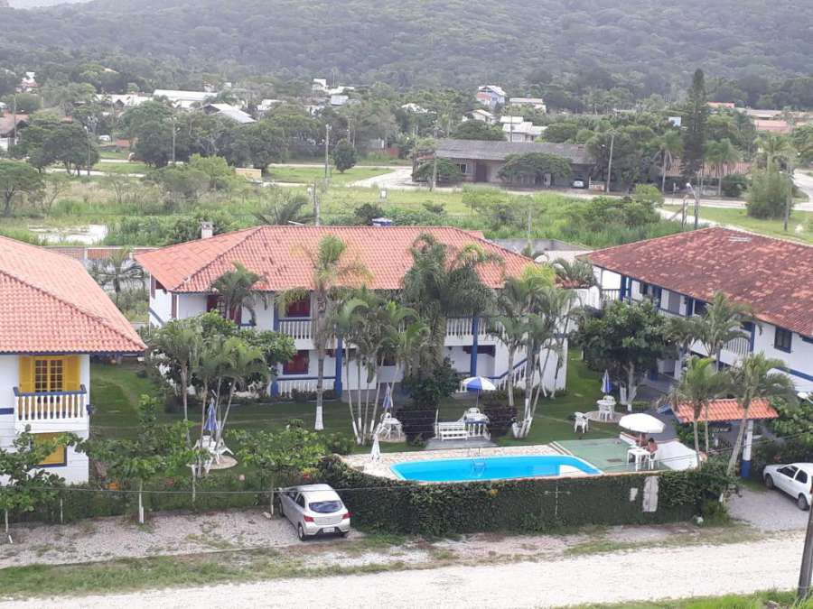 CONDOMINIO COLONIAL DEPARTAMENTOS CON COCINA