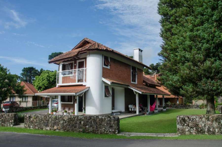 Casa Lago Negro