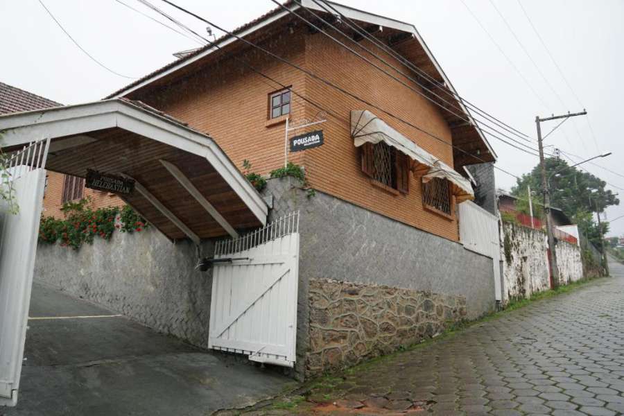 pousada helebastian