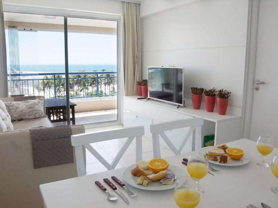 Lindo flat com 2 quartos vista total mar