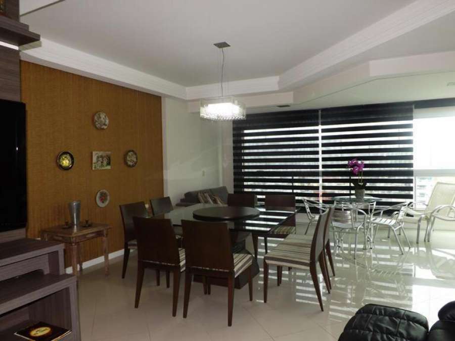 Apartamento 3 suítes próximo a praia