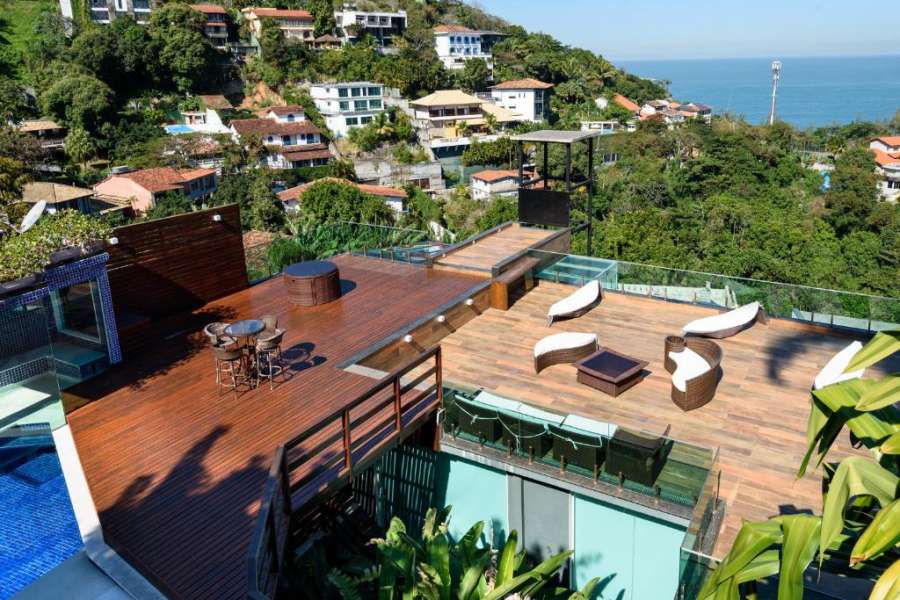 Villa de luxo com 6 suítes e piscina no Joá