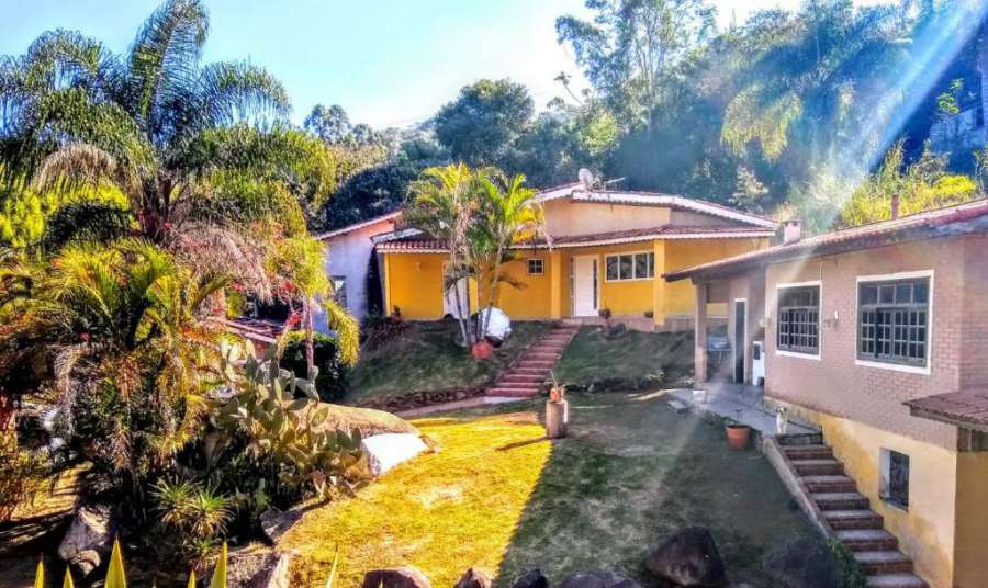 Casa Pitoresca e Casa Amarela