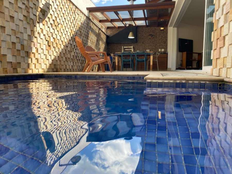Linda casa em Condomínio fechado - Praia de Juquehy