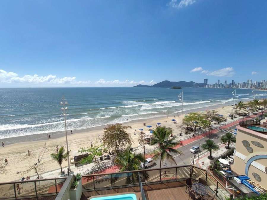 Apartamento Frete ao Mar com Piscina