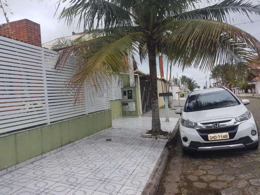 Casa a 200 metros da praia Peruíbe