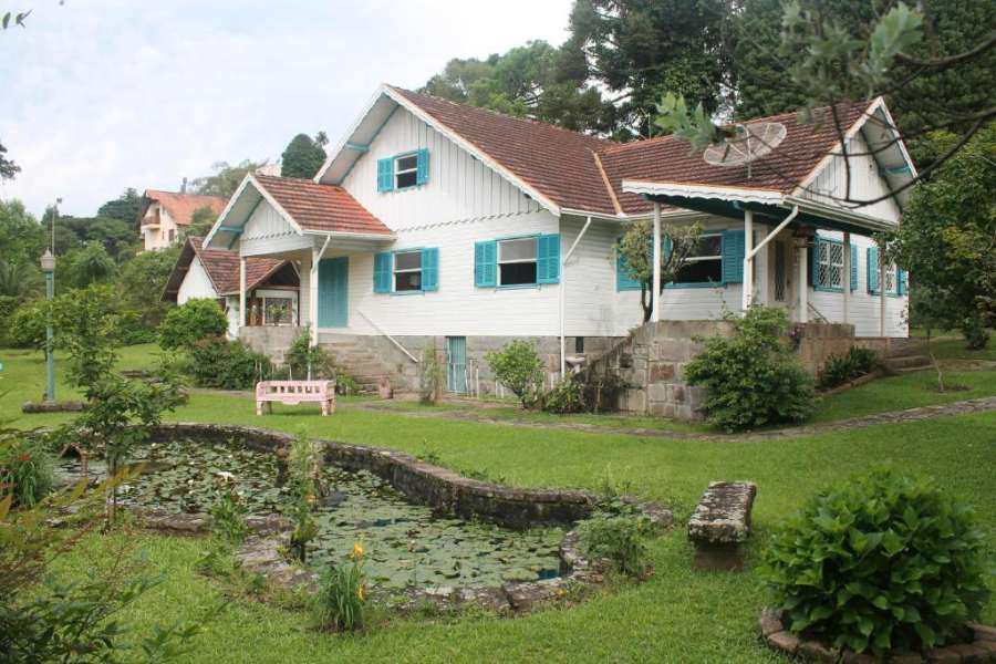 Casa Jardim com 5 quartos