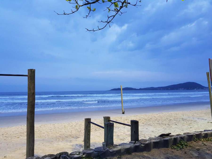 Bombinhas SC 200 metros da Praia
