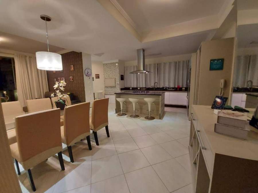 Amplo Apartamento Cobertura Duplex na Praia dos Ingleses com Jacuzzi