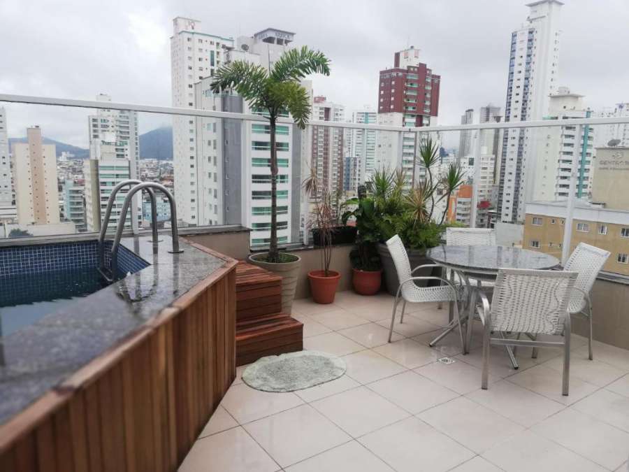 Apartamento com piscina Top Barra Sul. B. Camboriu
