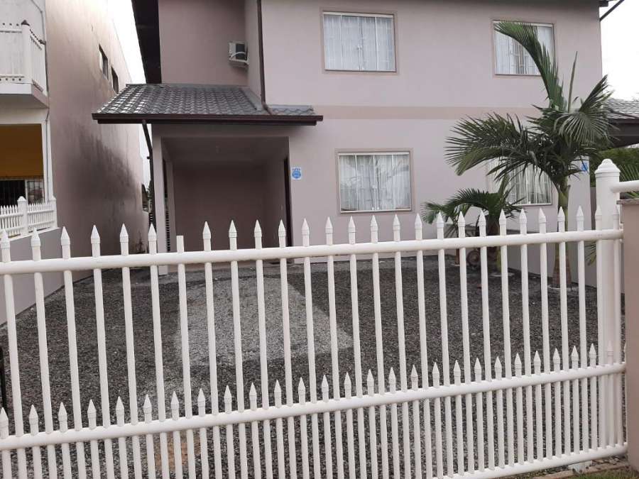 CASA DE PRAIA NA PINHEIRA C/ PISCINA PARA 6 PESSOAS
