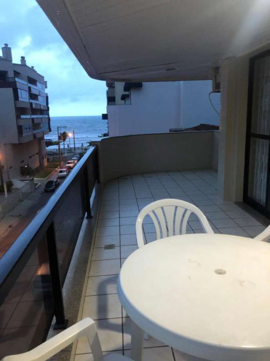Apartamento Meia Praia