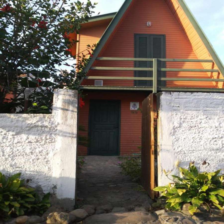 CHALÉ RÚSTICO