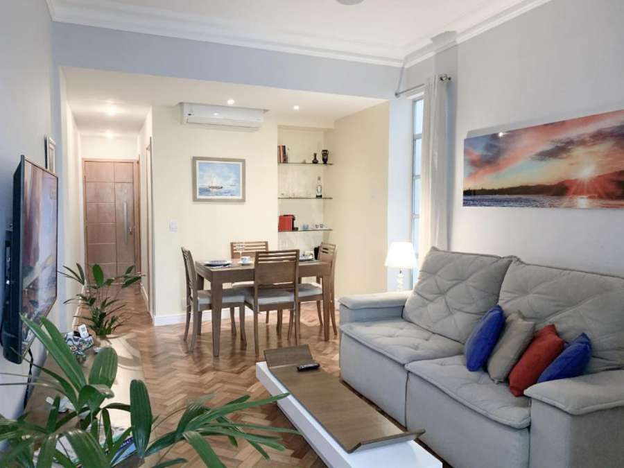 CaviRio - RPP913 flat at Copacabana beach