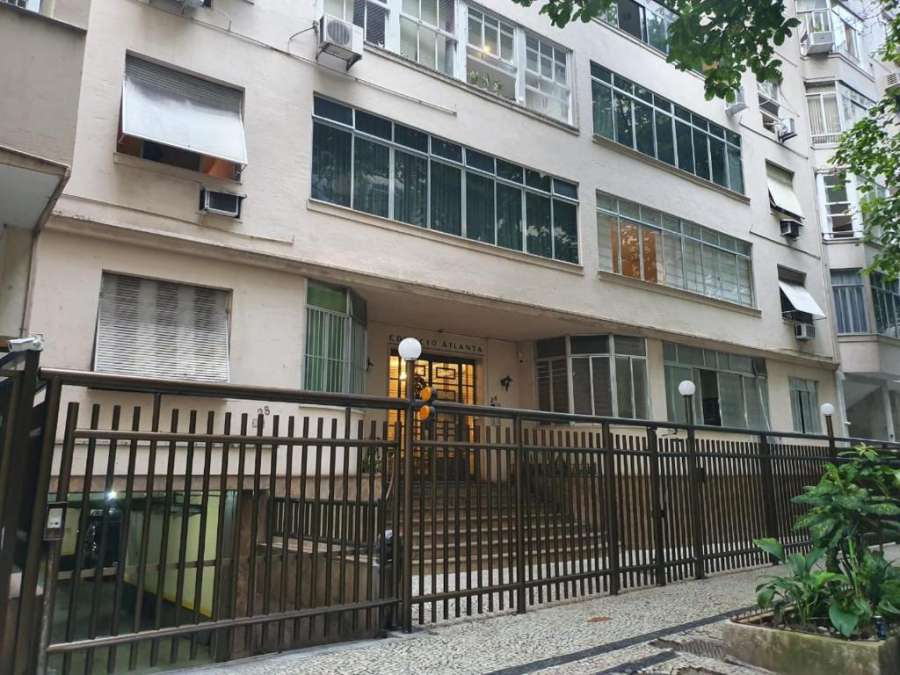 Copacabana 3 bedroom priviliged location 180 meters