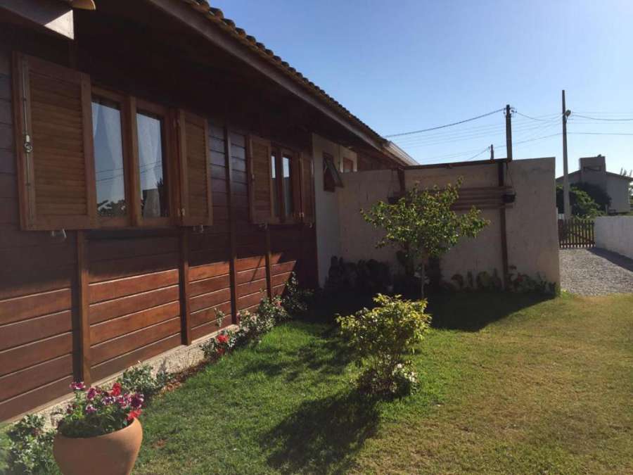 Casa 400m praia pinheira