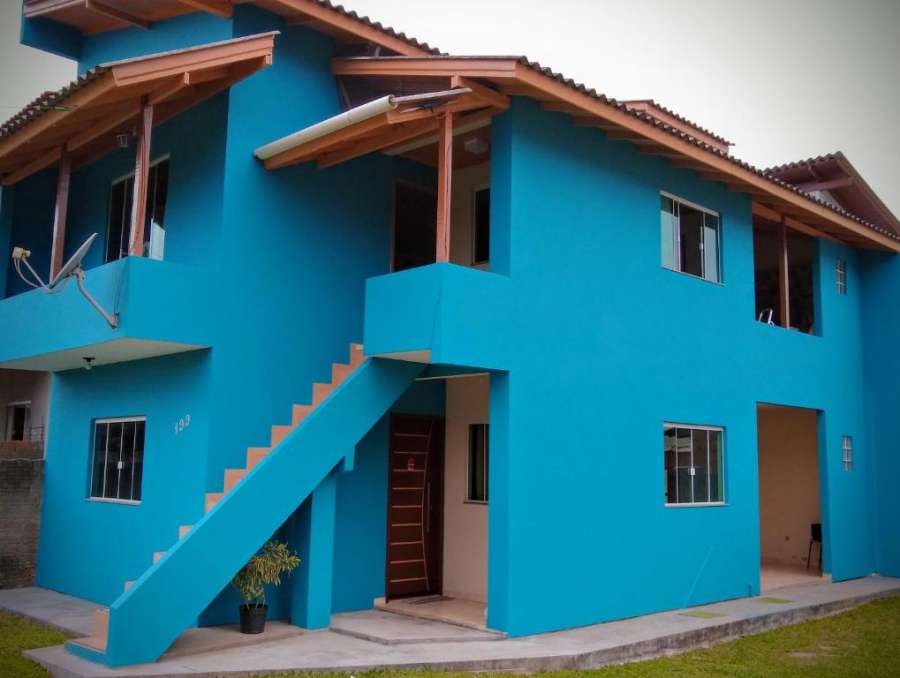 Apto com jeito de casa entre o mar e a montanha