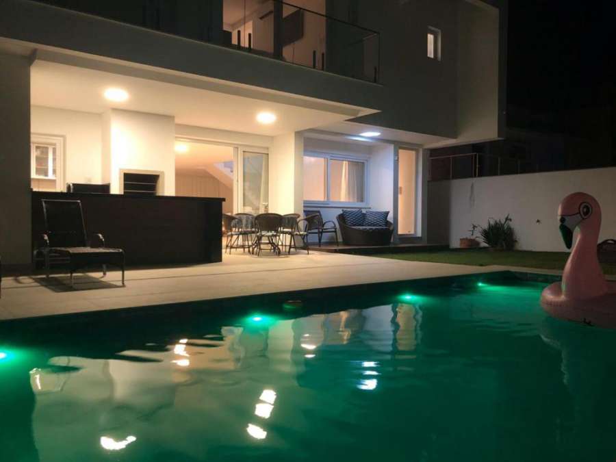 Casa com 4 suítes em Jurerê Internacional