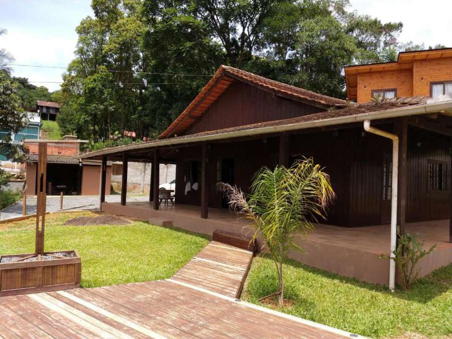 Casa Rio bonito/palmeiras