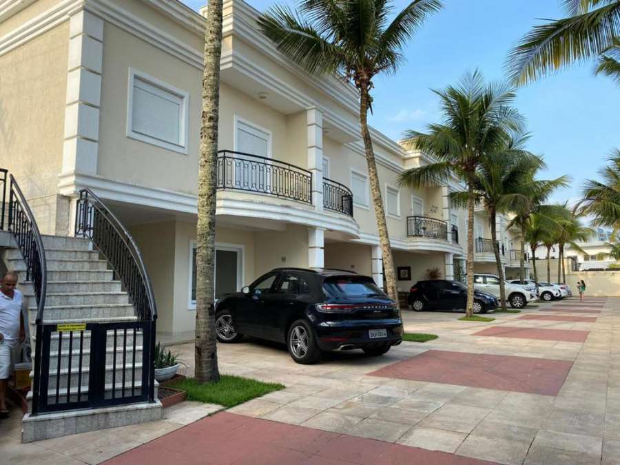 Casa na praia da Enseada